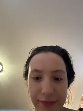 MiaTee online show from February 11, 2026, 4:45 am