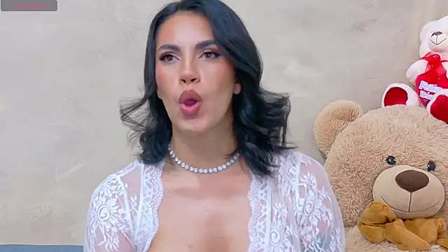 AndiVasquez online show from April 18, 2026, 11:01 am