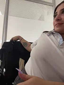 Nahomy Benett online show from March 5, 2026, 12:02 pm