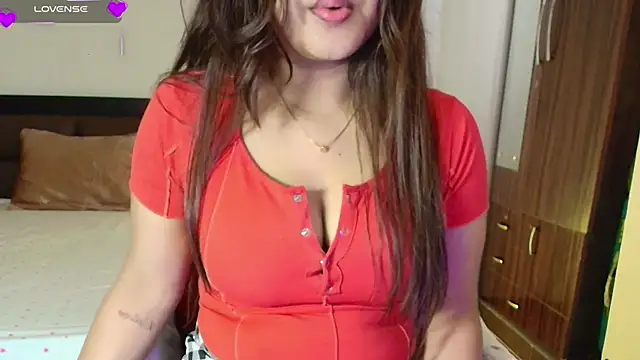 Snapshot of Yara-143 chatting on February 25, 2026, 6:46 am Yara-143 online show from February 25, 2026, 6:46 am