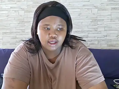 Snapshot of BustyBmw chatting on February 10, 2026, 9:41 am BustyBmw online show from February 10, 2026, 9:41 am