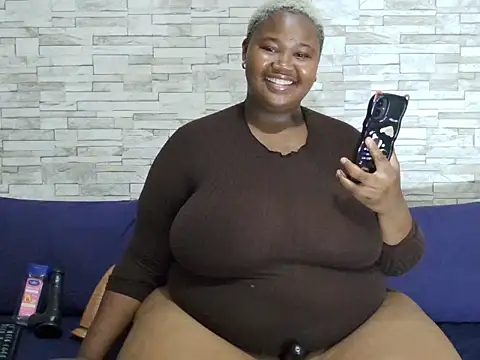 Snapshot of BustyBmw chatting on February 2, 2026, 6:29 pm BustyBmw online show from February 2, 2026, 6:29 pm