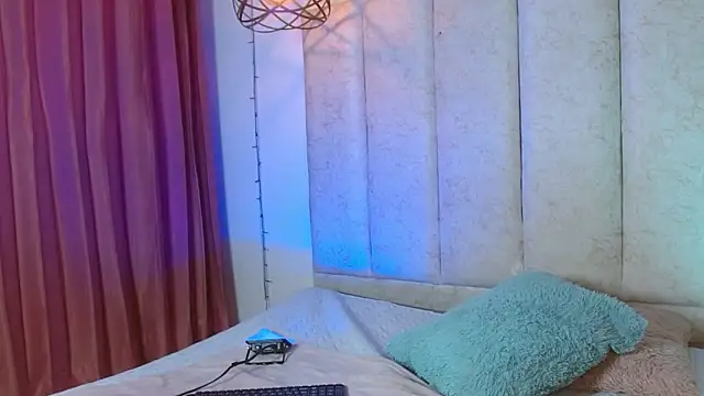 madissonrousecs online show from April 19, 2026, 3:51 am