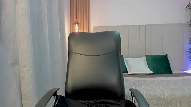 Snapshot of Victoria_Rosee chatting on June 3, 2026, 2:33 pm Victoria Rosee online show from June 3, 2026, 2:33 pm