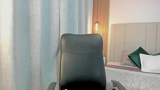 Snapshot of Victoria_Rosee chatting on May 28, 2026, 12:22 pm Victoria Rosee online show from May 28, 2026, 12:22 pm
