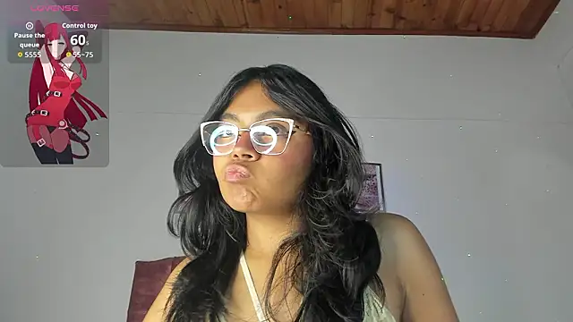 luna velveth online show from March 7, 2026, 2:40 am