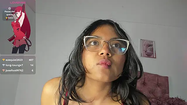 luna velveth online show from March 21, 2026, 8:19 am