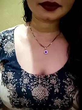 PARI51 online show from May 6, 2026, 7:51 pm