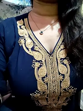 PARI51 online show from February 28, 2026, 8:41 pm