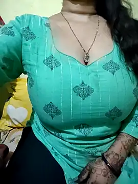 PARI51 online show from February 11, 2026, 7:36 pm