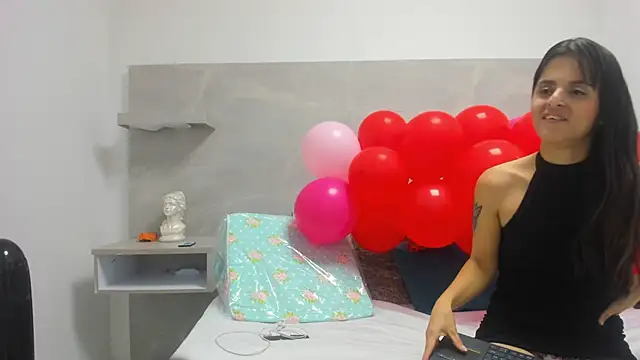 luz-miiaa online show from March 4, 2026, 11:40 am