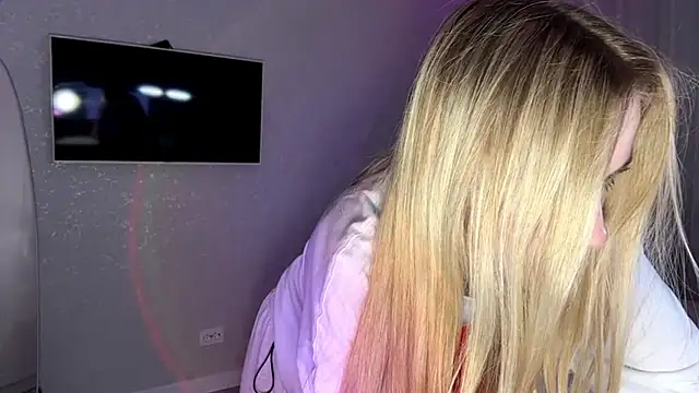 Between Eeys online show from March 1, 2026, 3:56 pm