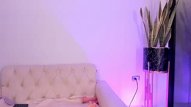 Snapshot of liorah_wolf chatting on February 25, 2026, 8:41 pm liorah wolf online show from February 25, 2026, 8:41 pm