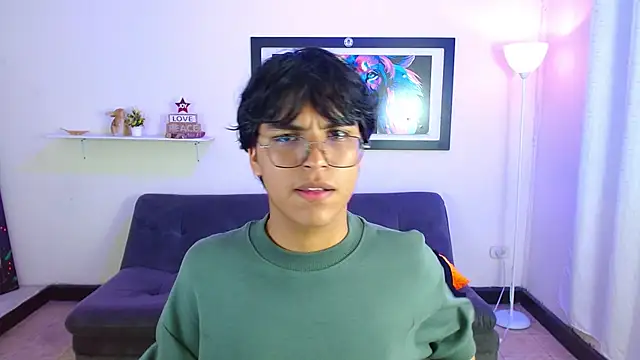 Maecum18 online show from March 3, 2026, 9:22 pm