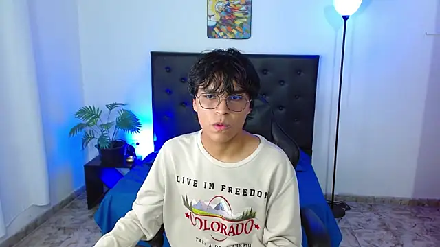 Maecum18 online show from February 7, 2026, 9:45 pm