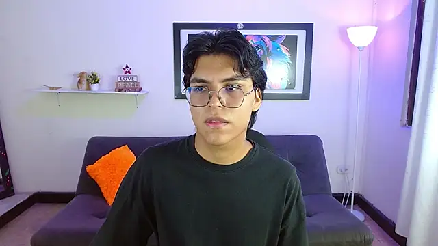 Maecum18 online show from February 12, 2026, 8:41 pm