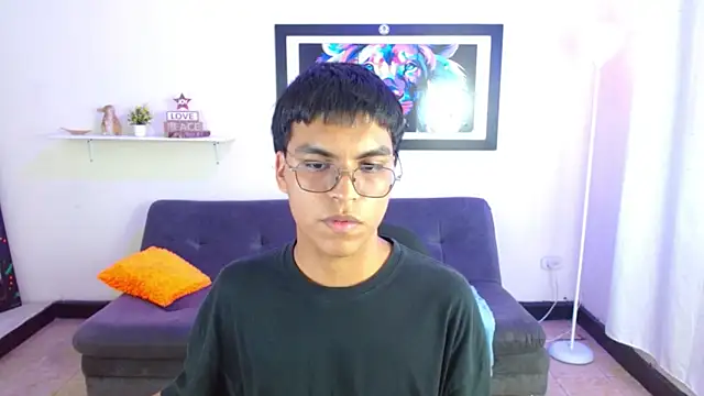 Maecum18 online show from March 25, 2026, 9:03 pm