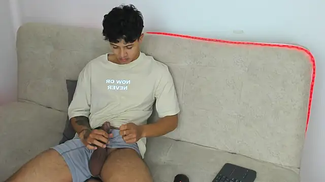  Alex Colton online show from June 4, 2026, 10:14 pm