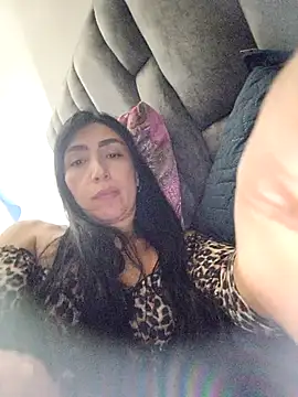 Mia Davis   online show from March 1, 2026, 12:32 am