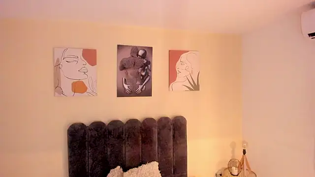 aura vega online show from March 8, 2026, 2:04 am