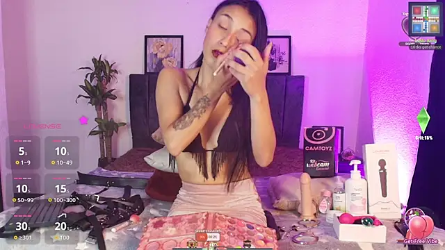 Petite pepper online show from May 27, 2026, 12:45 pm
