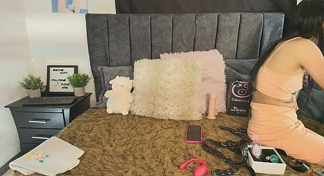 Petite pepper online show from February 26, 2026, 7:47 pm