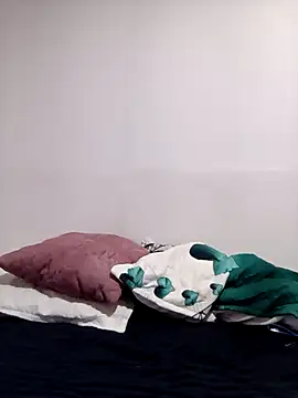 LiaRose- online show from March 5, 2026, 9:39 am