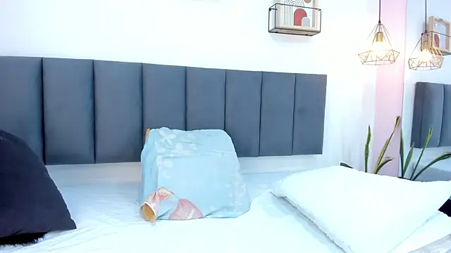 sam doll  online show from June 3, 2026, 7:29 pm