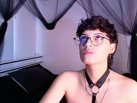 Snapshot of PalmerandSony21 chatting on February 20, 2026, 8:33 pm PalmerandSony21 online show from February 20, 2026, 8:33 pm