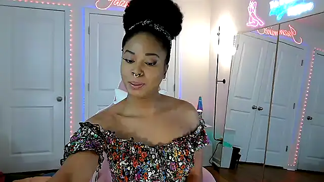 JazmineFoxx online show from May 22, 2026, 5:55 pm