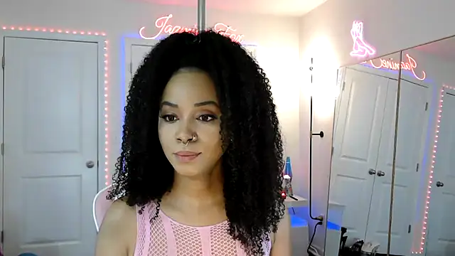 JazmineFoxx online show from April 28, 2026, 5:28 pm
