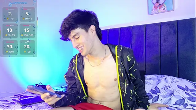 Snapshot of axxxel_twink chatting on June 5, 2026, 6:52 am axxxel twink online show from June 5, 2026, 6:52 am