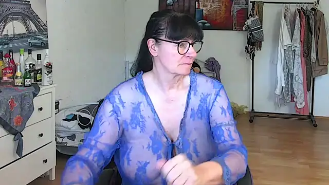 Sylly online show from March 19, 2025, 11:06 am