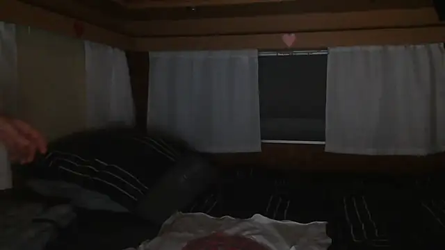 Sylly online show from October 23, 2025, 5:28 am