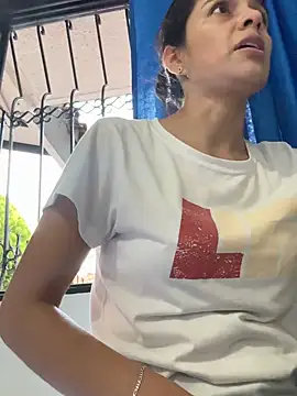 EvaMiranda online show from April 20, 2026, 10:44 pm