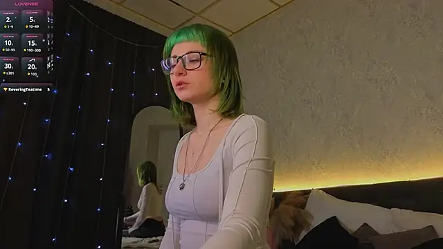 Scarle Whisper online show from April 8, 2026, 1:07 am