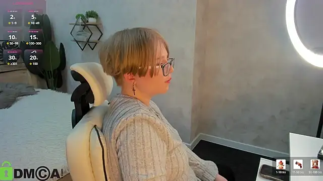 Lauraaa Smith online show from February 25, 2026, 7:19 am