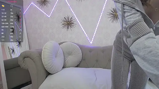 DreamyRosie online show from February 2, 2026, 12:59 pm