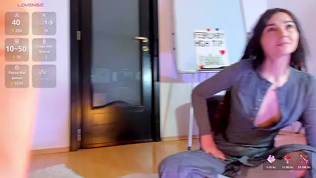 Snapshot of Peanaughty chatting on February 26, 2026, 8:25 am Peanaughty online show from February 26, 2026, 8:25 am