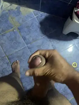 Snapshot of alrricmo chatting on February 4, 2026, 12:00 pm alrricmo online show from February 4, 2026, 12:00 pm