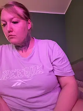 Snapshot of Lolaaxxx13 chatting on July 17, 2026, 8:39 pm Lolaaxxx13 online show from July 17, 2026, 8:39 pm