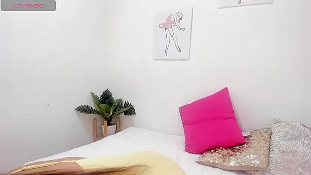 Snapshot of SamiraMalek_ chatting on February 2, 2026, 1:32 pm SamiraMalek online show from February 2, 2026, 1:32 pm