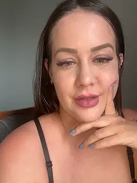 Snapshot of juliasanto chatting on February 23, 2026, 4:40 pm juliasanto online show from February 23, 2026, 4:40 pm