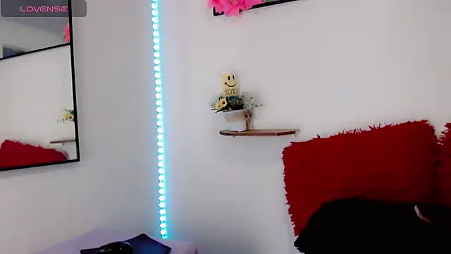 NathalialLooes online show from January 31, 2026, 11:03 pm