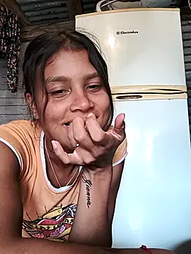 Morochitamika online show from April 17, 2026, 5:38 pm