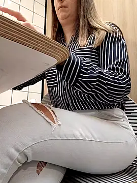 Alexdevil92 online show from April 17, 2026, 7:11 am