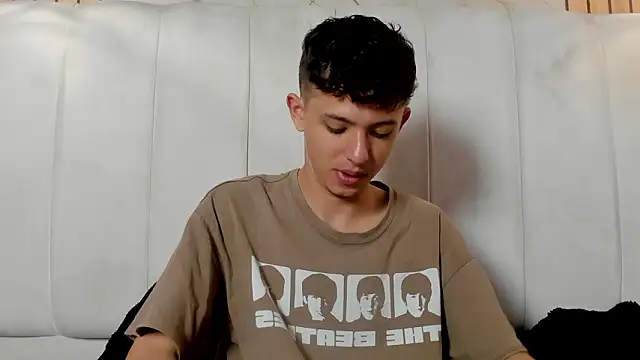 Snapshot of David_Roy_ chatting on March 4, 2026, 12:57 pm David Roy online show from March 4, 2026, 12:57 pm