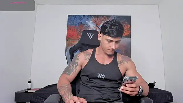 ryanwhite3 online show from April 9, 2026, 10:38 pm