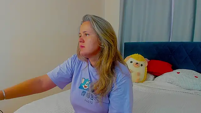 LilyBel online show from June 4, 2026, 1:10 am