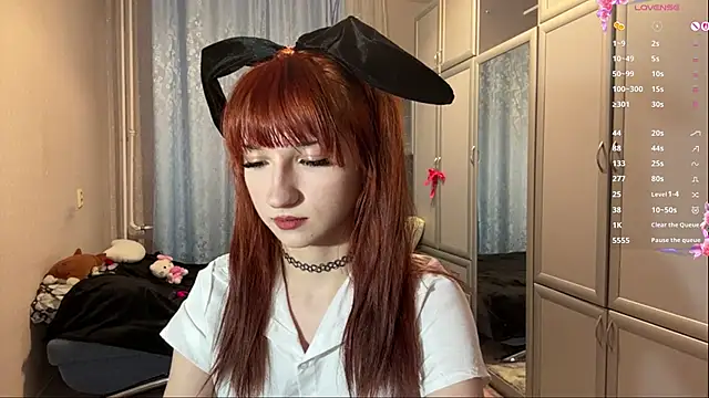 UrBabeLuna online show from April 3, 2026, 4:02 pm